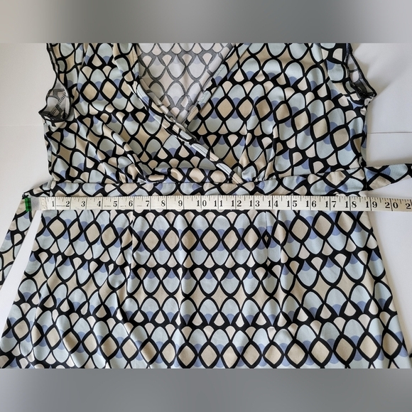 Oh Baby Blue Geometric Patterned Wrap V Neck Office Wear Maternity Top - Picture 4 of 8